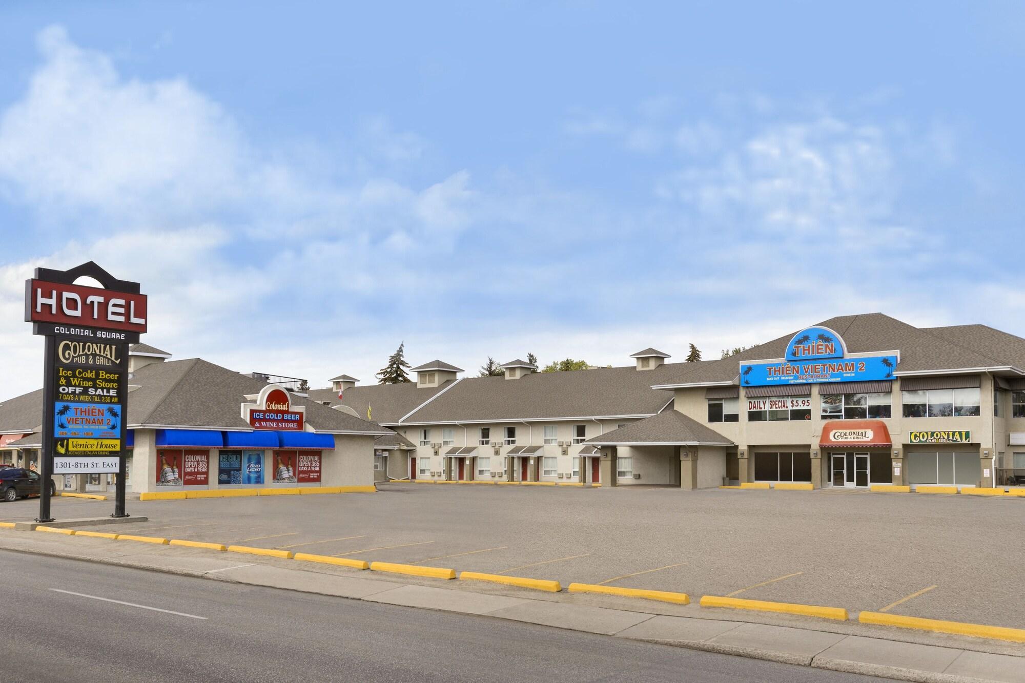 Colonial Square Inn & Suites Saskatoon Exterior photo